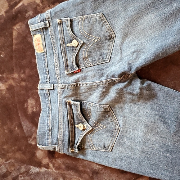 Levi Jeans - Picture 8 of 9